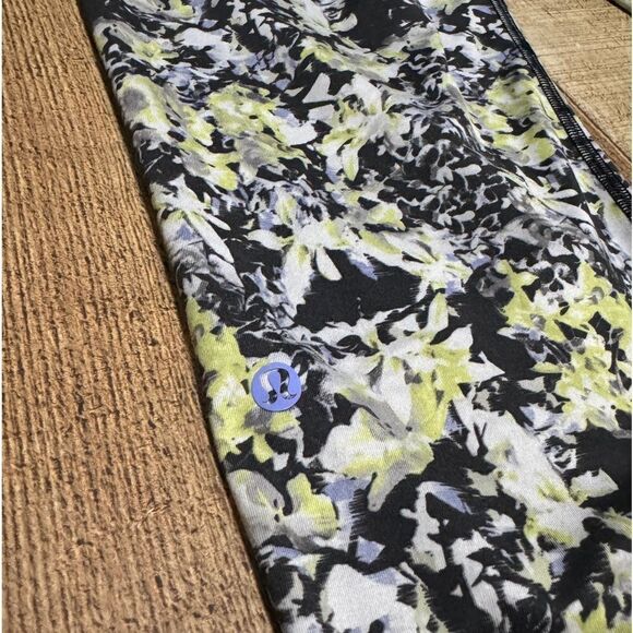 LULULEMON Jet Crop *Luxtreme (Slim) in Crosscourt Petal Black Clarity Yellow, 8 - Picture 15 of 16